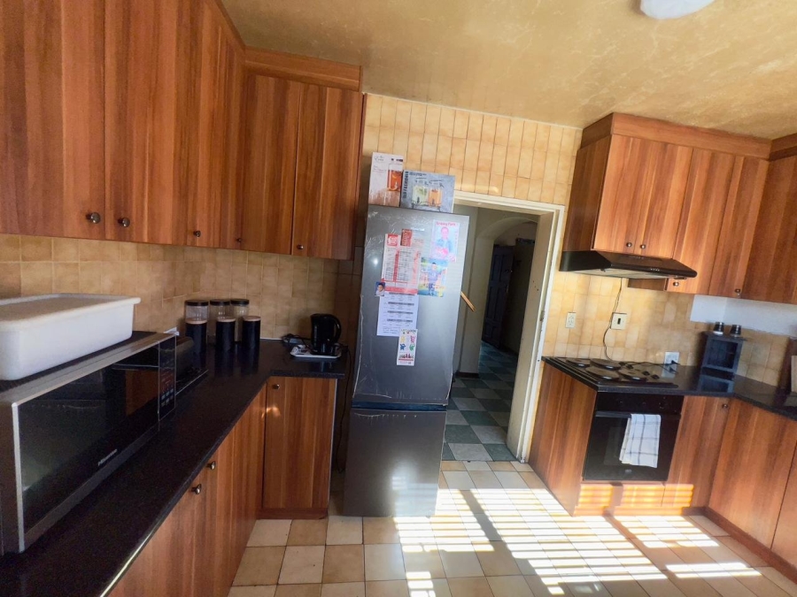 4 Bedroom Property for Sale in Grassy Park Western Cape